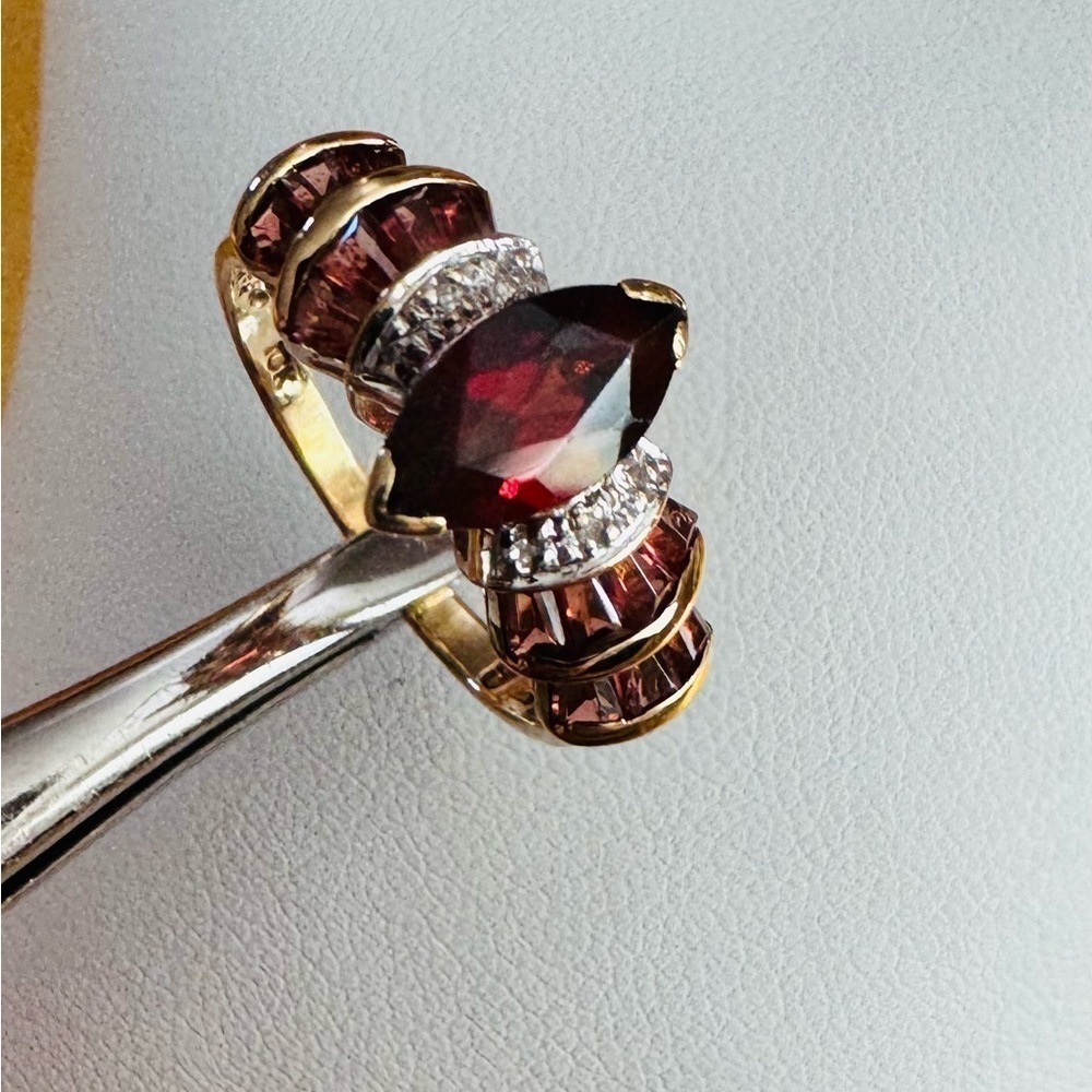 Vintage 10K Yellow Gold Garnet Diamond Accent Ring Marquise Cut size 7 cocktail
